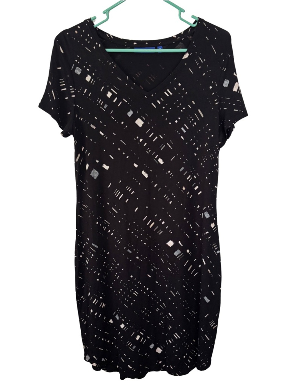 3/$20 Apt. 9 Black V-Neck Short-Sleeve T-Shirt Dress with White Geometric Print